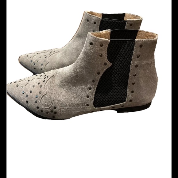 Ivylee  Dee Stud Boot Pointy Flat Ankle Booties In Grey Suede EU 37 US 6.5 - Picture 3 of 16